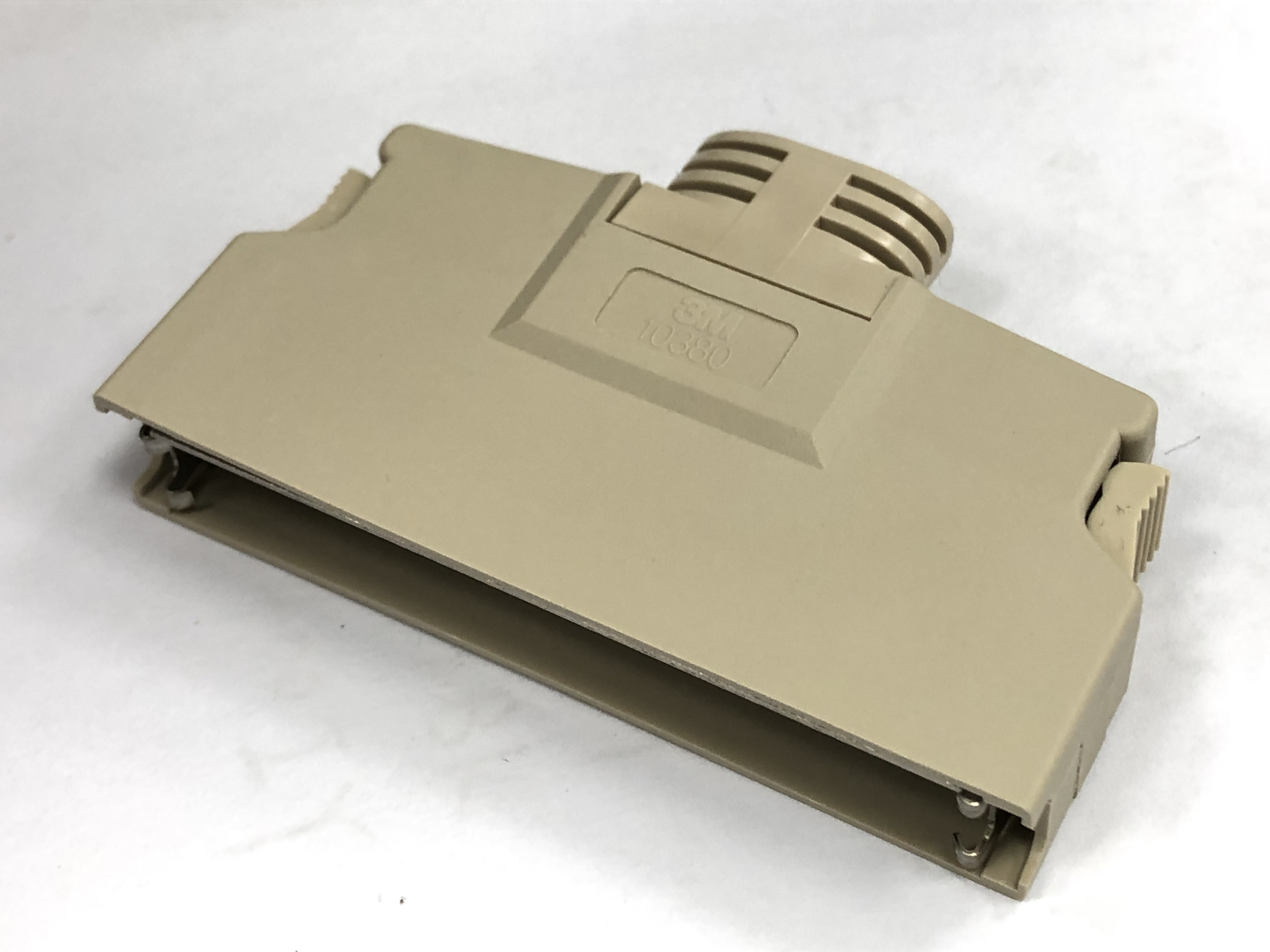 DB塑壳-MC028000GY